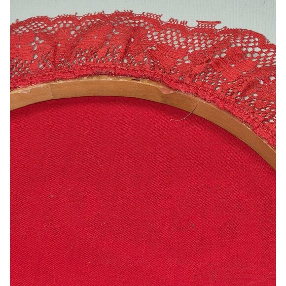 Vintage Red Lace Christmas Sleigh Decor Embroidery Hoop Wall Hanging - Picture 4 of 5